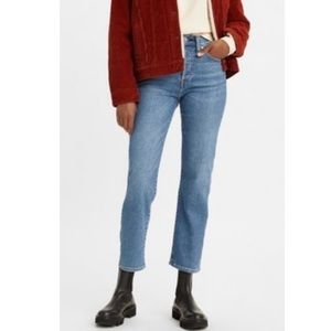 Levi's Womens Wedgie Straight Jeans in Love in the Mist Medium Wash Blue size 28